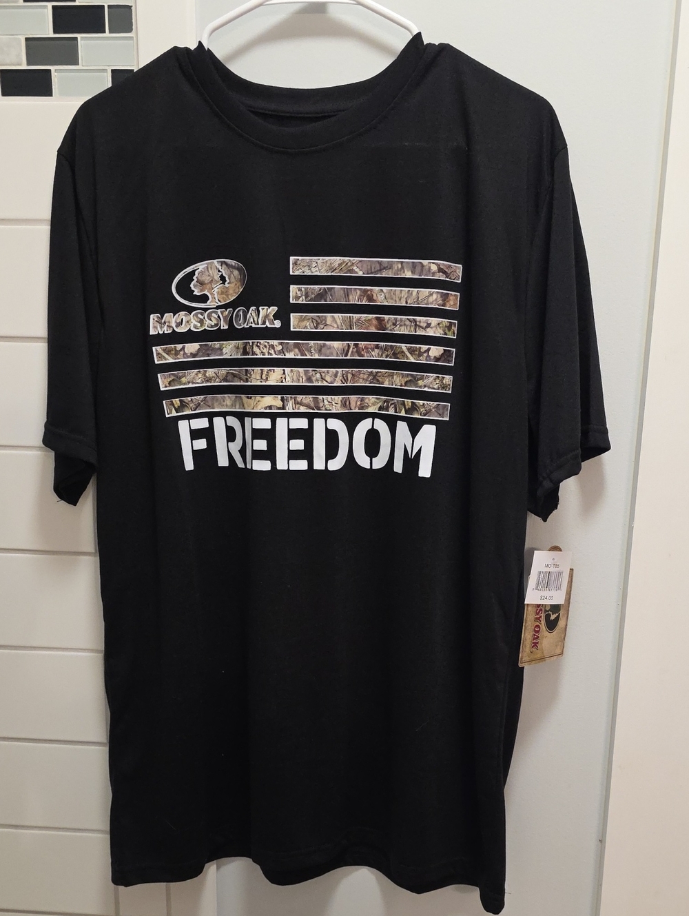 Mossy Oak Black T-Shirt with Camo Flag and FREEDOM Graphic